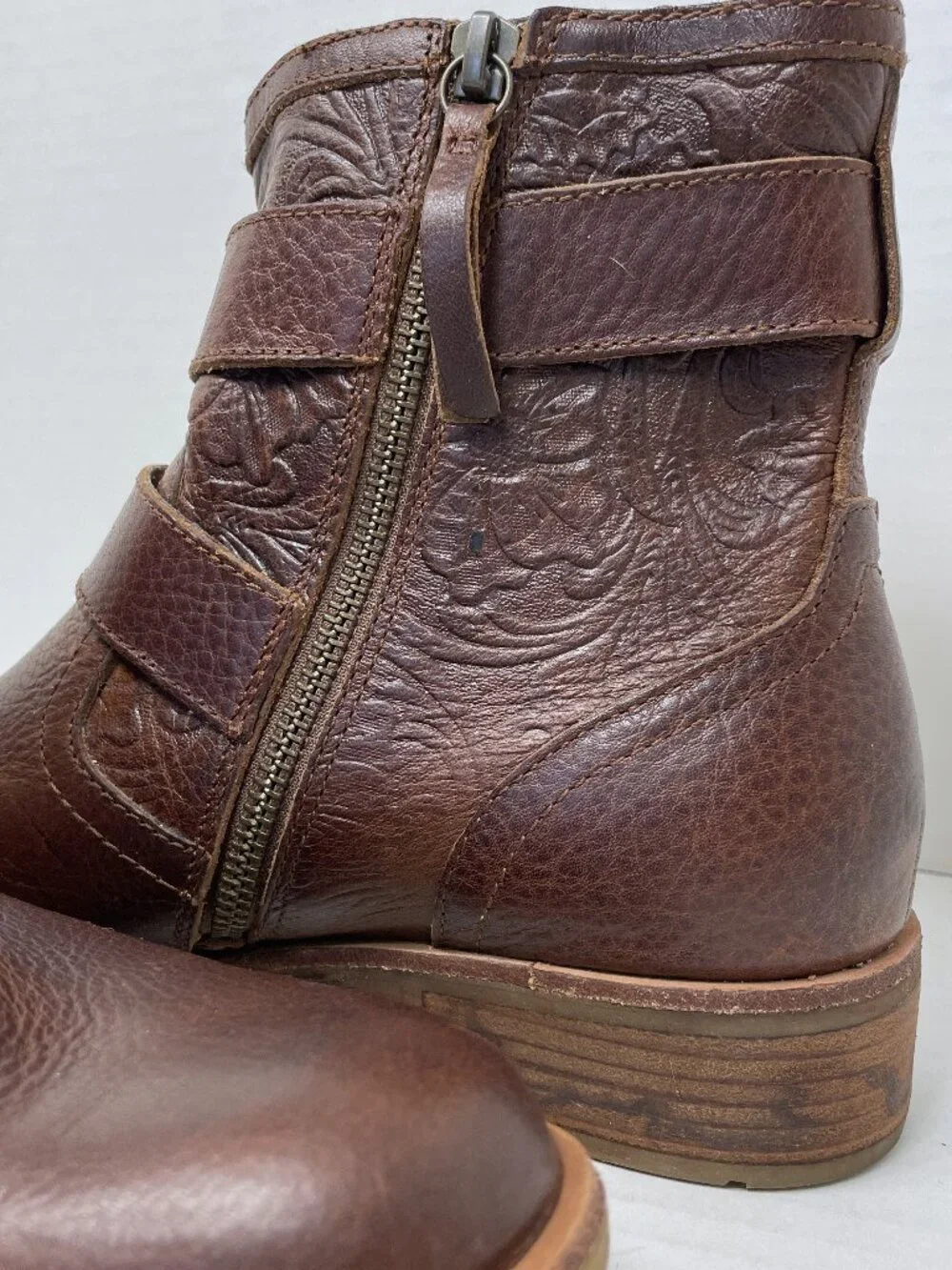 Sofft Boots Sz 9 M Brinson Embossed Leather Side-Zip Brown Short Ankle Booties